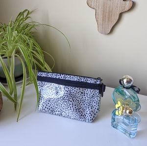 Thirty-One Clear Clip Pouch